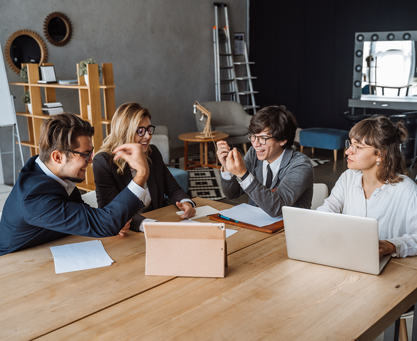 What is a team building escape room?